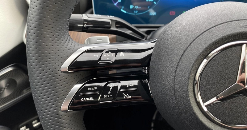 Mercedes-Benz Klasa C cena 299900 przebieg: 10000, rok produkcji 2023 z Słupsk małe 211